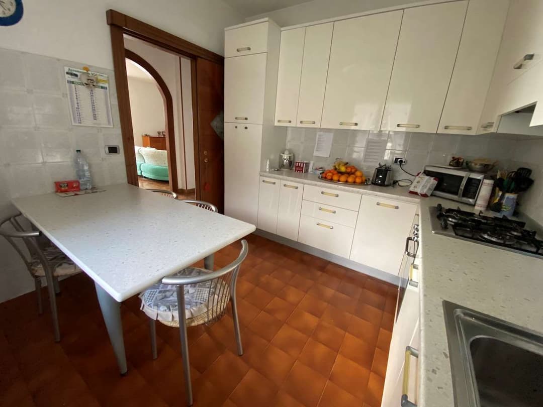 Casa indipendente con due appartamenmti gallery 11
