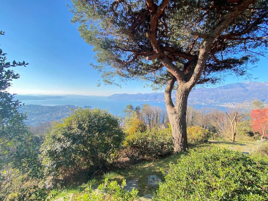 Villa con vista mozzafiato lago maggiore e isole gallery 10