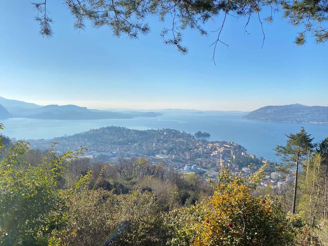 Villa con vista mozzafiato lago maggiore e isole gallery 1