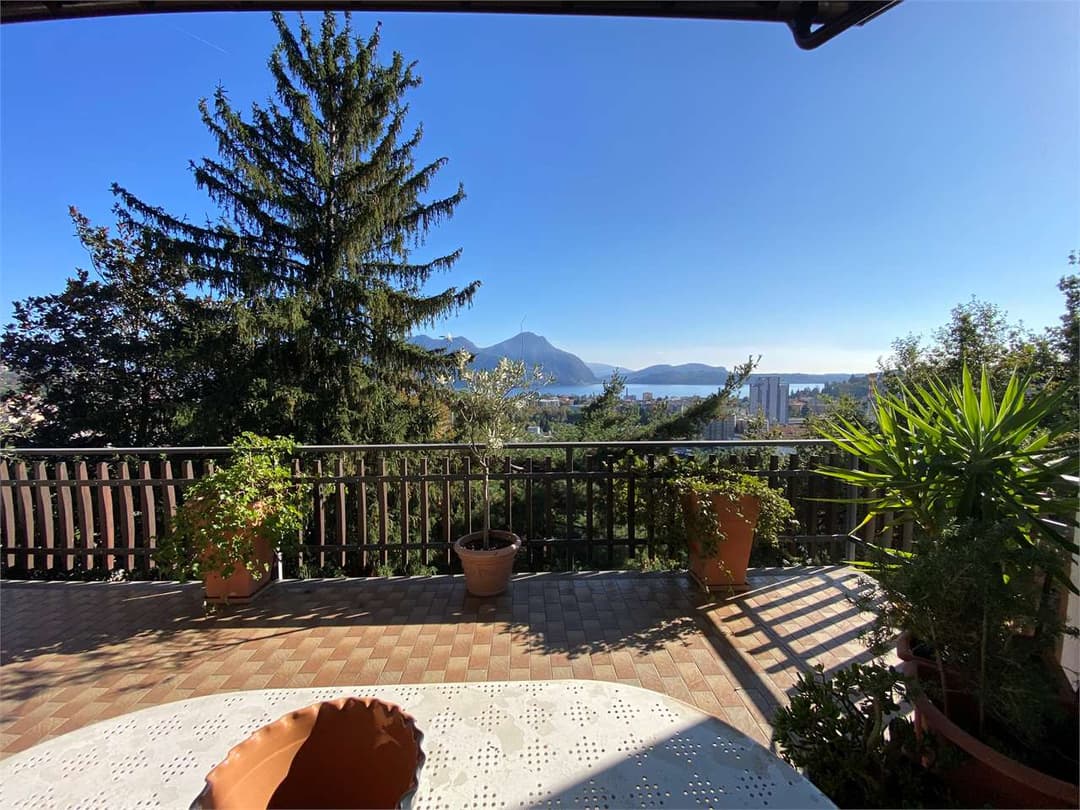 Villa di prestigio con vista panoramica del lago gallery 89