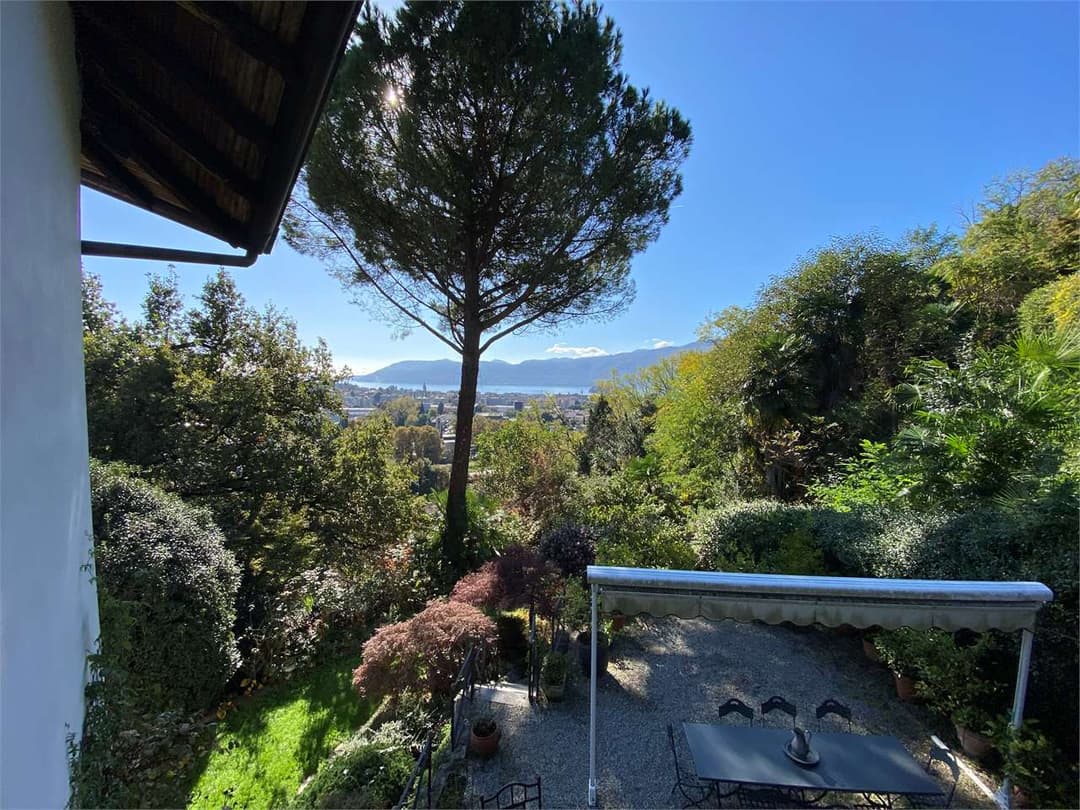 Villa di prestigio con vista panoramica del lago gallery 103