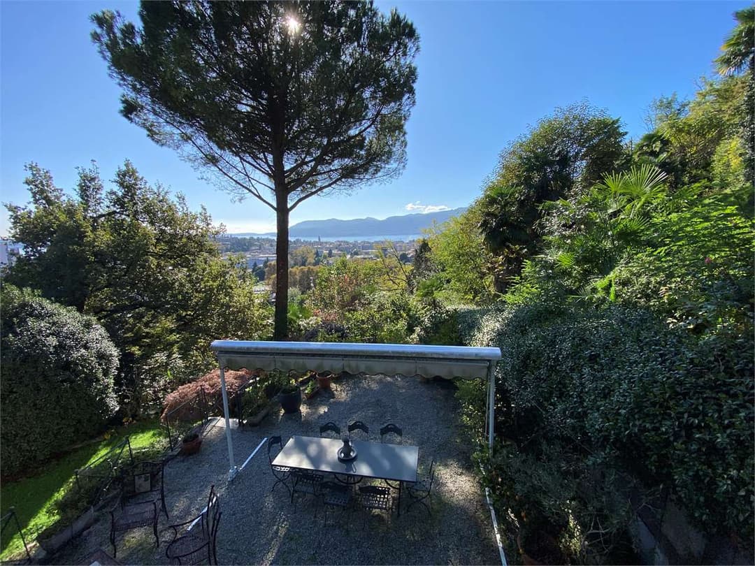 Villa di prestigio con vista panoramica del lago gallery 108