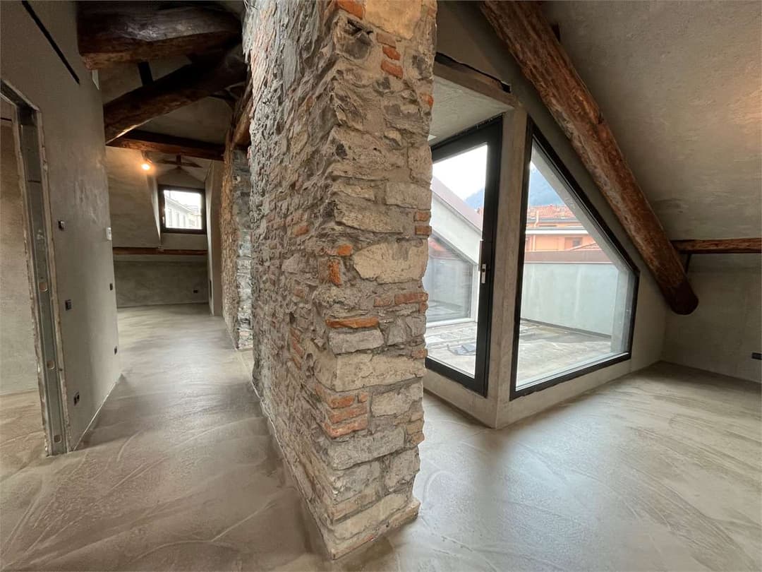 Attico in palazzo storico a COMO gallery 33