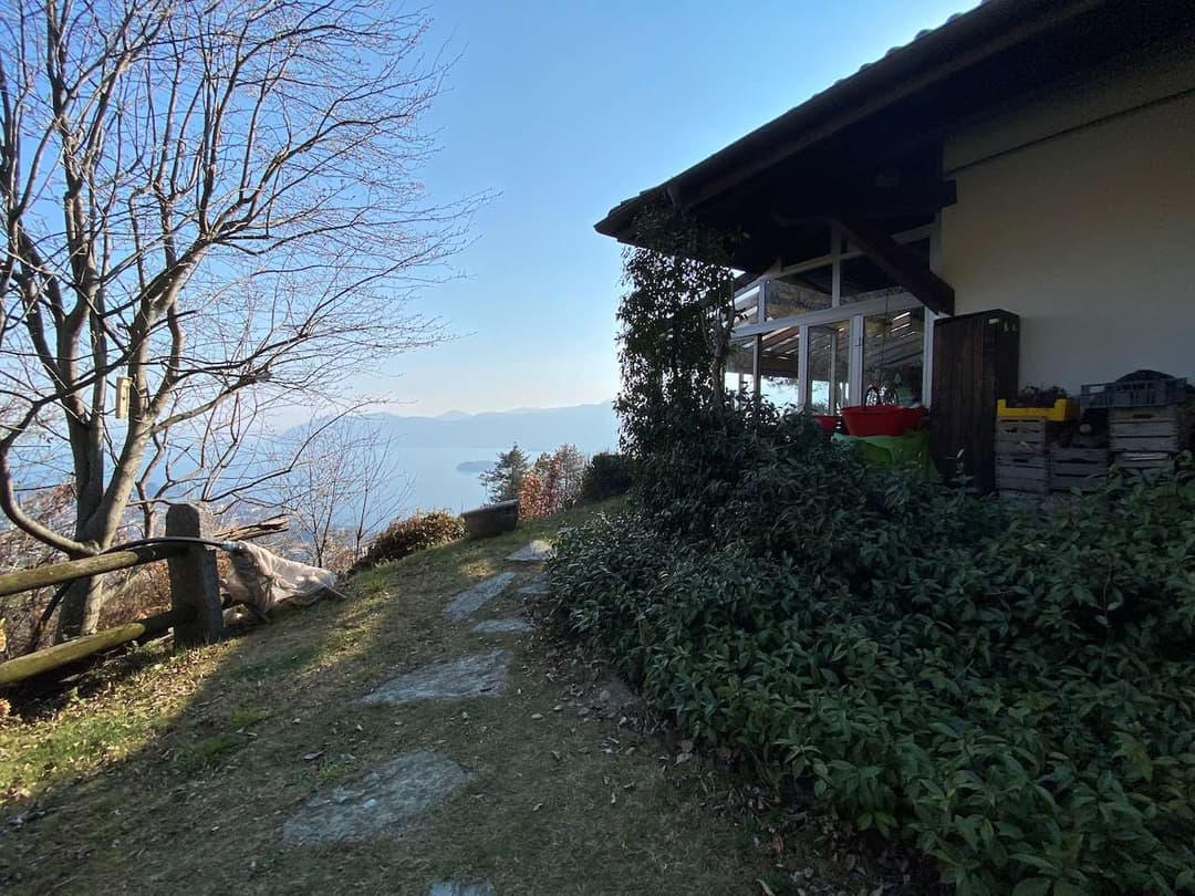 Villa con vista mozzafiato lago maggiore e isole gallery 52