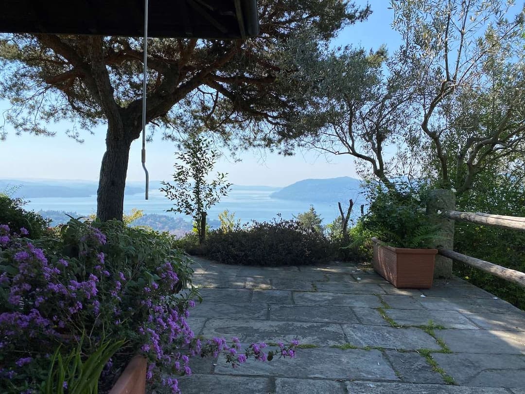 Villa con vista mozzafiato lago maggiore e isole gallery 23