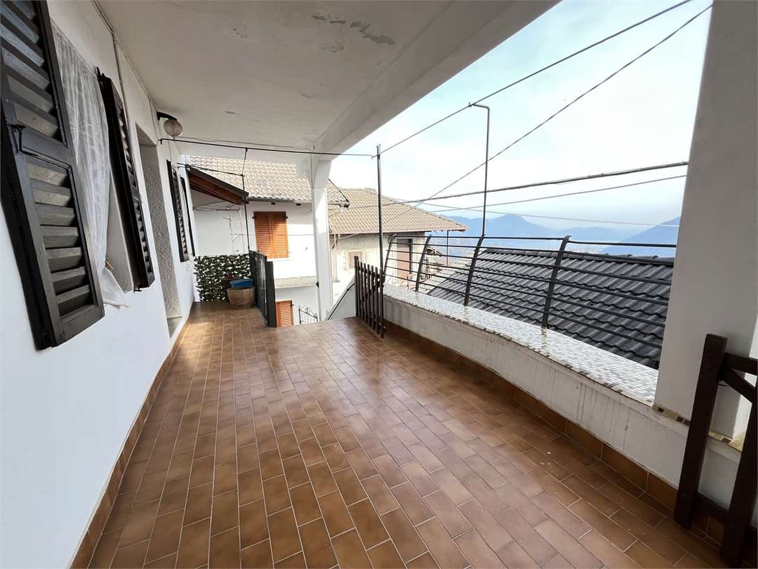 Casa indipendente a ungiasca vista lago gallery 32