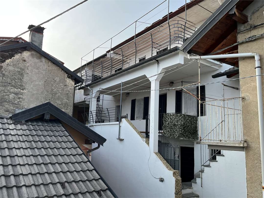 Casa indipendente a ungiasca vista lago gallery 42
