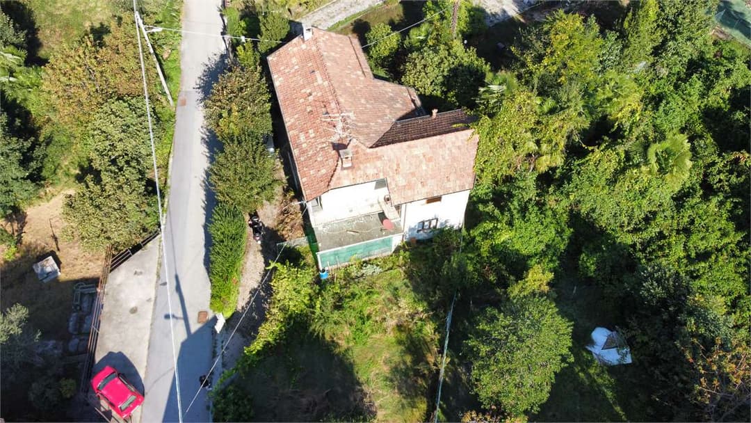 Casa indipendente di 150 mq con giardino e cantine in sasso – ampi spazi e grande potenziale gallery 17