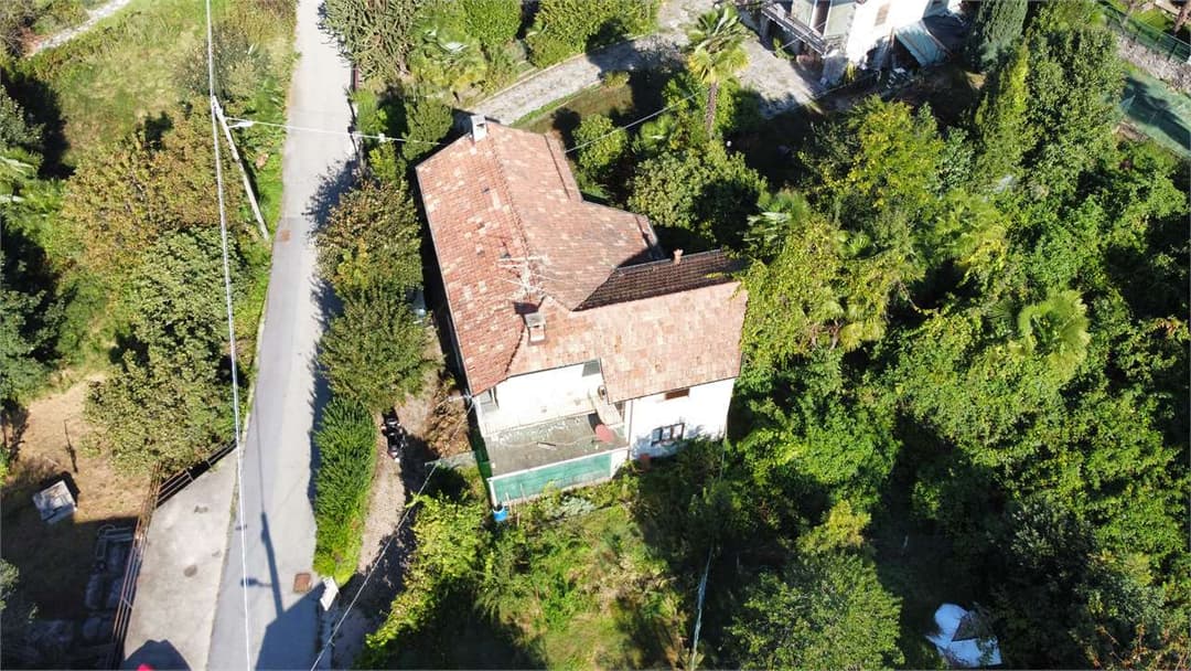 Casa indipendente di 150 mq con giardino e cantine in sasso – ampi spazi e grande potenziale gallery 24