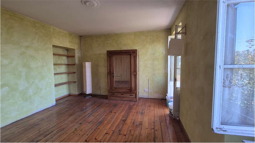 Casa indipendente di 150 mq con giardino e cantine in sasso – ampi spazi e grande potenziale gallery 9