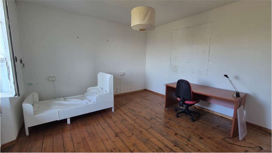 Casa indipendente di 150 mq con giardino e cantine in sasso – ampi spazi e grande potenziale gallery 12