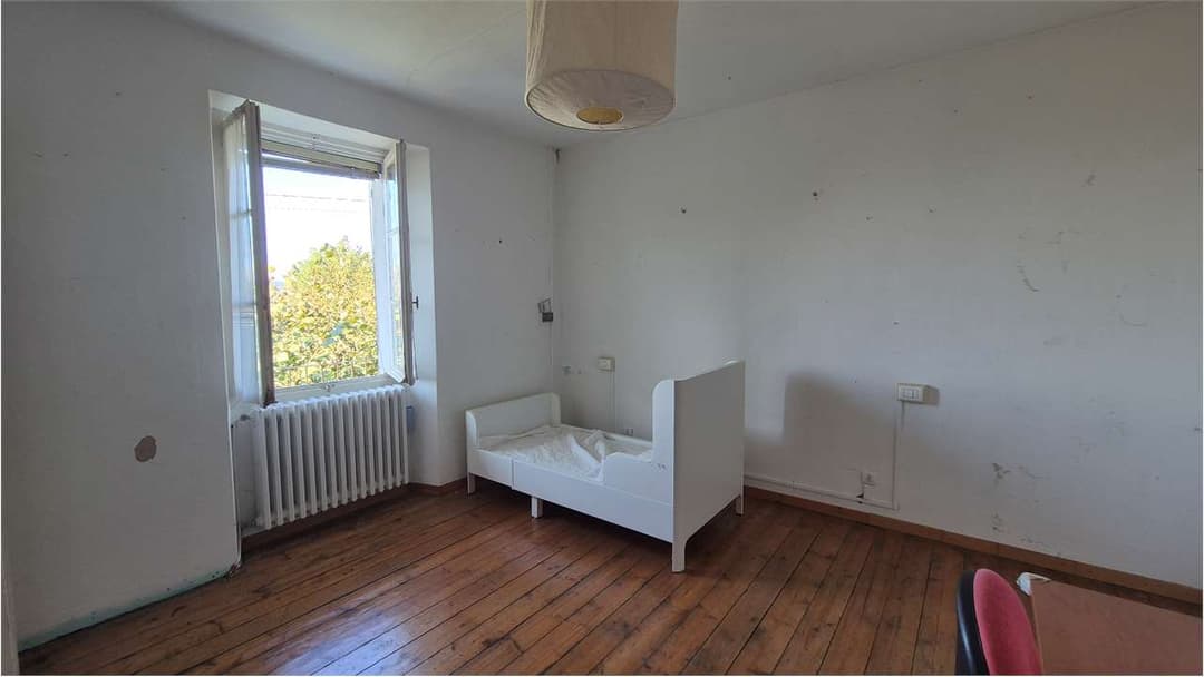 Casa indipendente di 150 mq con giardino e cantine in sasso – ampi spazi e grande potenziale gallery 13