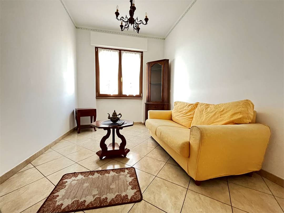 Bilocale panoramico e soleggiato in palazzo signorile gallery 7