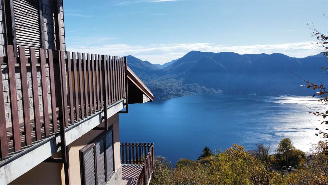 Villa panoramica con vista totale sul lago maggiore gallery 18