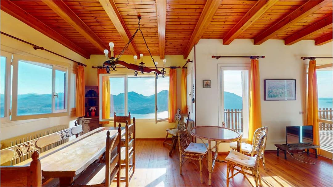 Villa panoramica con vista totale sul lago maggiore gallery 6
