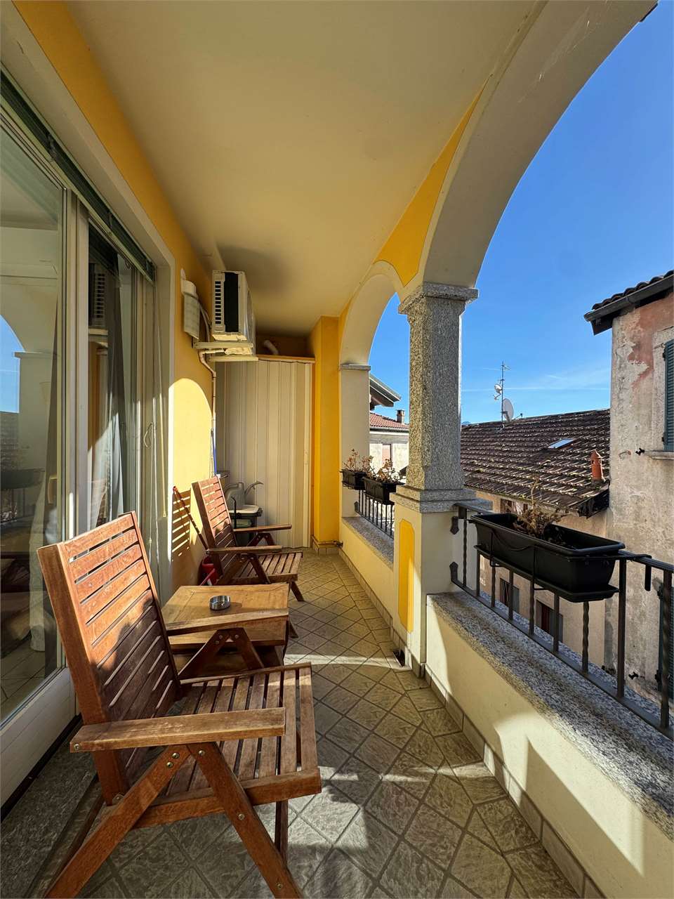 Quadrilocale nel centro storico di feriolo a due passi dal lago gallery 11