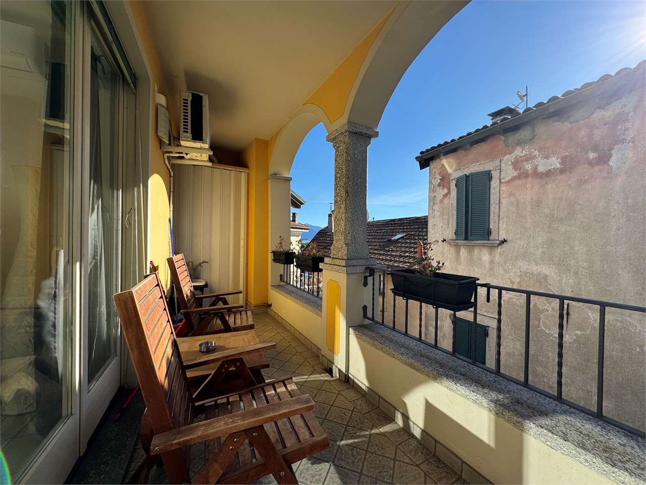 Quadrilocale nel centro storico di feriolo a due passi dal lago