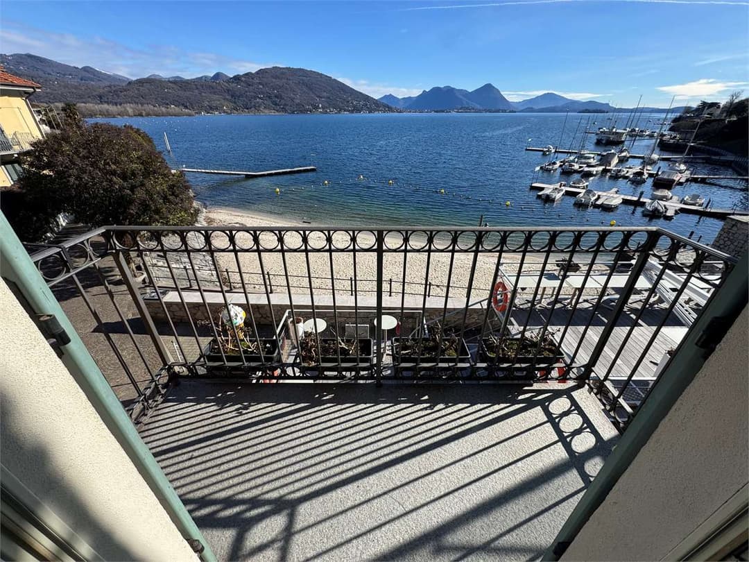Bilocale fronte lago a feriolo gallery 2