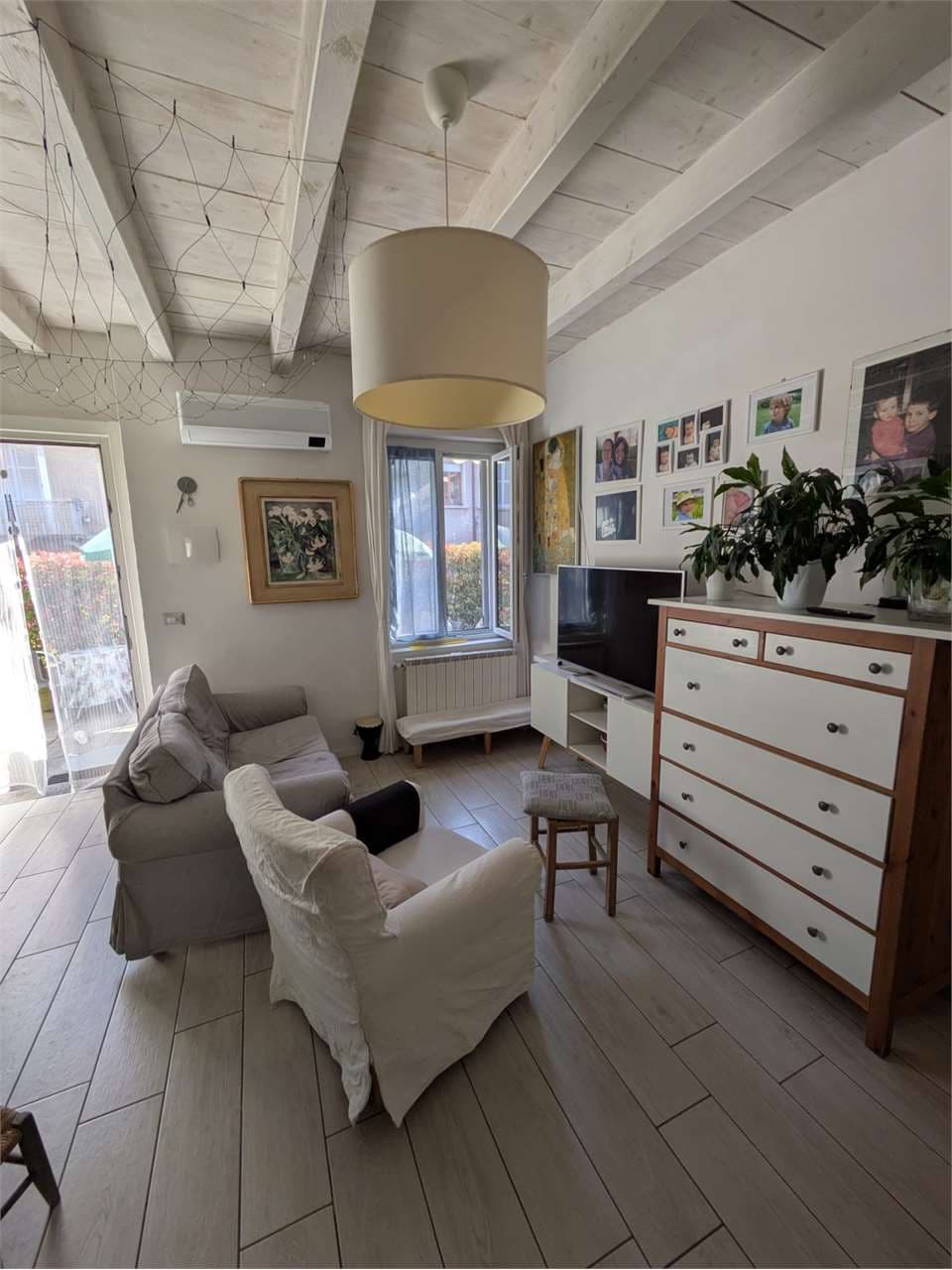 Ampia porzione di casa ristrutturata con terrazzo e mansarda trasformabile gallery 2