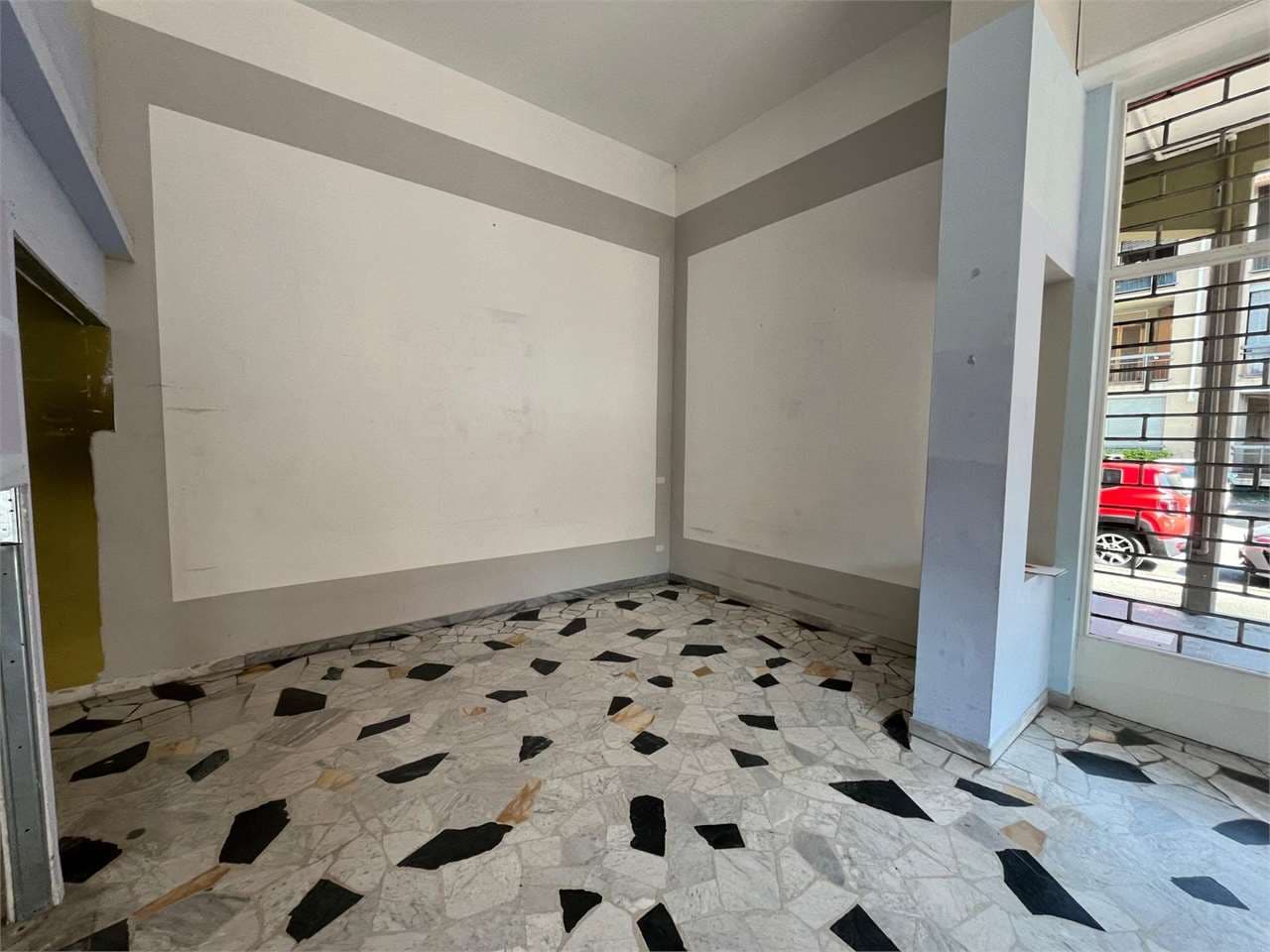 Negozio centro intra