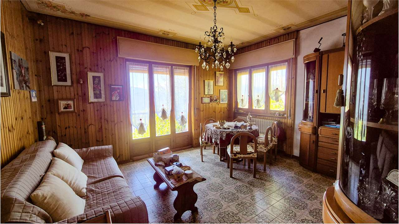 Verbania prima collina – casa indipendente con giardino privato, vista lago e garage di 38 mq