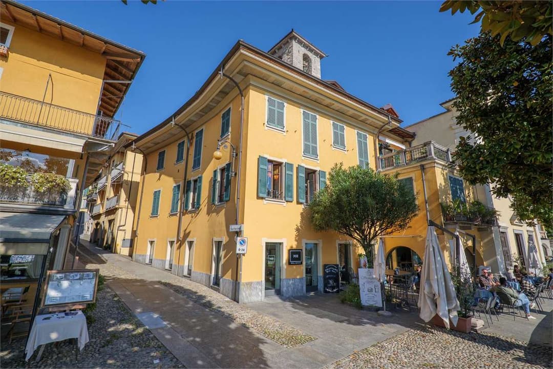 VERBANIA suna – fronte lago | una vera rarita’, un'autentica emozione sul lago maggiore gallery 5